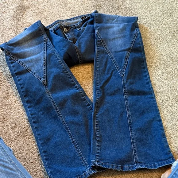 Classic Blue Women's Flare Jeans - Picture 4 of 5